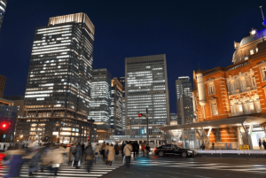 東京駅前の風景の画像